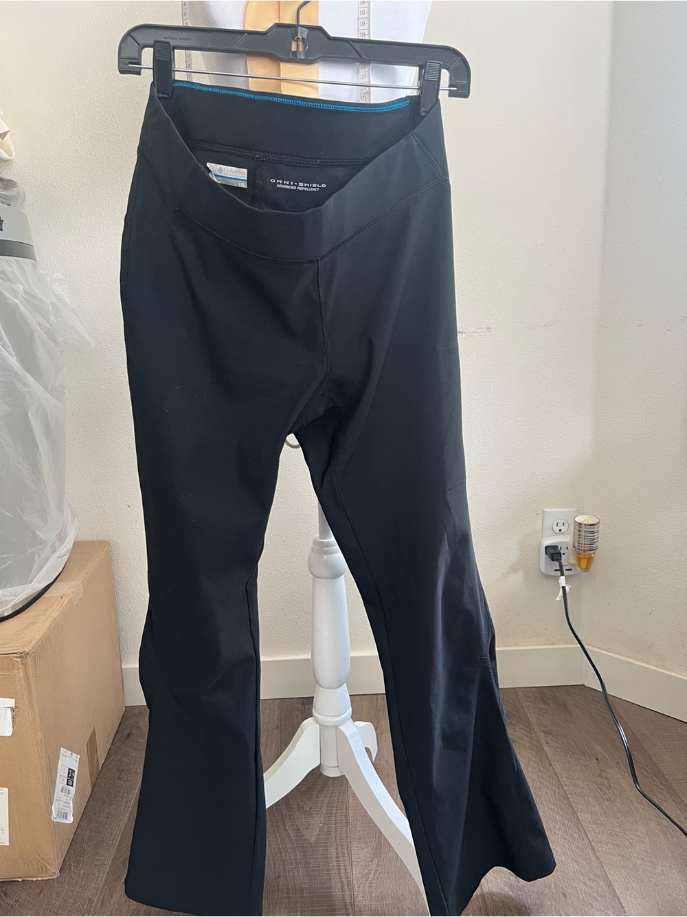 Women’s Columbia Sportswear Black Boot-Cut Active Pants.